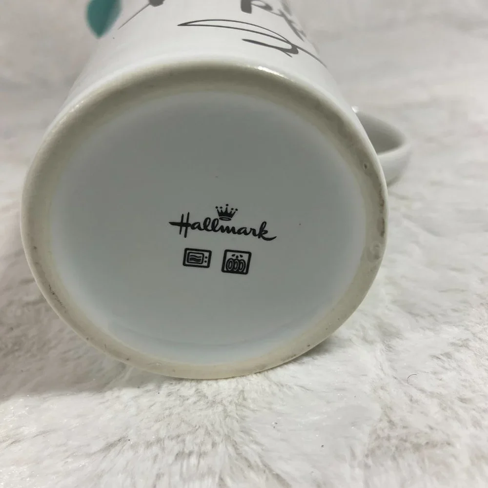 “A Whole Latté Happy” Hallmark Ceramic Travel Mug with lid Hallmark - Picture 3 of 8
